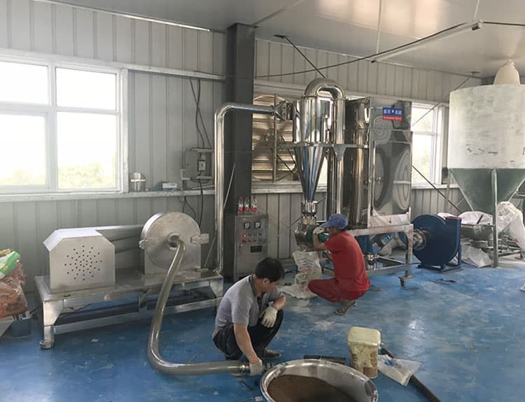 萬(wàn)能旋風(fēng)脈沖除塵粉碎機組